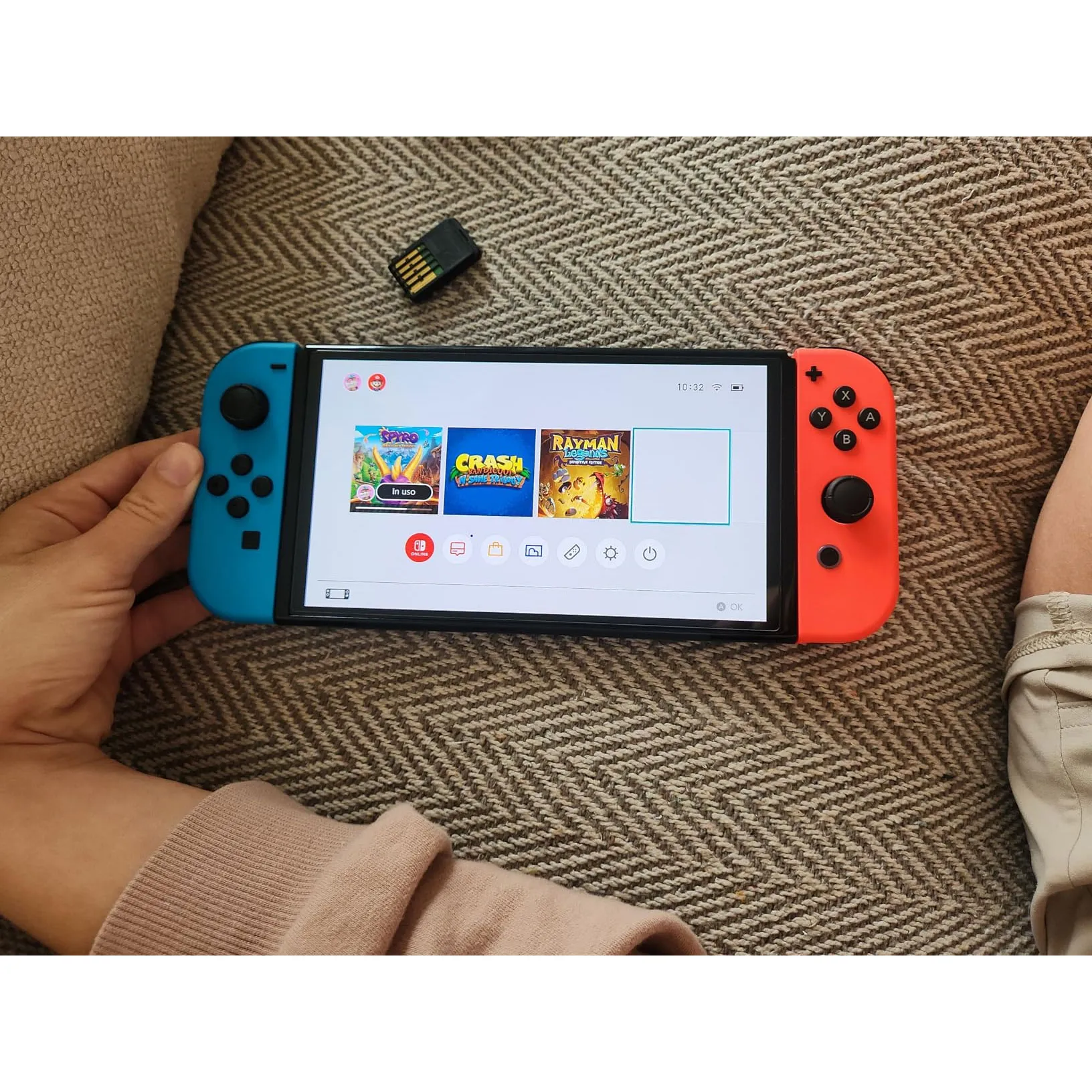 کنسول بازی هیبریدی نینتندو مدل Switch - OLED Neon Blue and Neon Red ظرفیت 64 گیگابایت | گارانتی 18 ماهه آسان سرویس
